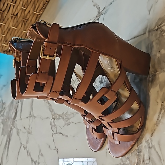 Ivanka Trump Shoes, Size 8 - Picture 2 of 6